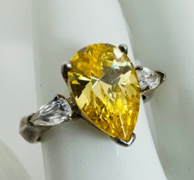 GORGEOUS STERLING SILVER CITRINE & WHITE STONE RING