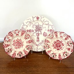 A Wedgewood Hand-painted Wooden Decorative Platter With Beautiful Ceramic Plates