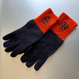 A Pair Of Tori Burch Knit Wool 2 Tone Gloves
