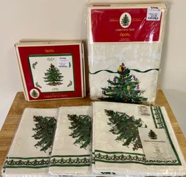 NEW Spode Christmas Tree Tablecloth, Cloth Napkins & Wooden Trivet