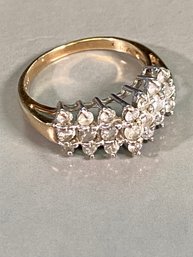 10kt Gold Diamond Ring Appx 1 Carat Total Diamond Pyramid Style Ring Weighs 3.3 Grams Size 7