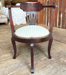 Antique Mahogany Corner Chair