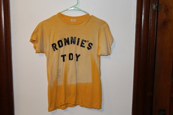 Deadstock Vintage 70s Yellow T-Shirt Russell Athletic Gold Tag S USA Made Single Stitch