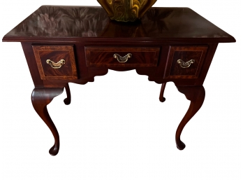 Traditional Mahogany Console / Entry Table With Burled Inlay