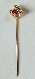 VINTAGE 10K GOLD ETCHED PINK STONE STICK PIN