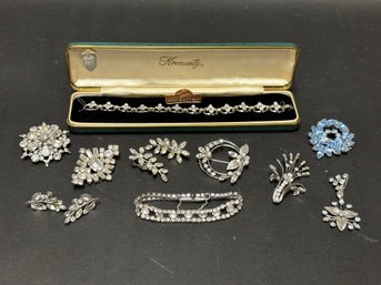 A Beautiful Assortment Of Vintage Costume Jewelry