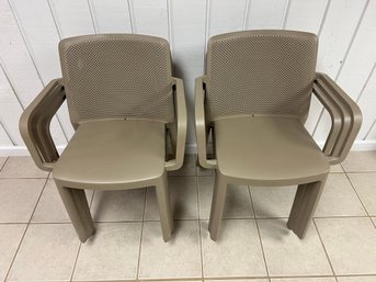 Set Of 6 Plastic Chairs By Barcelona