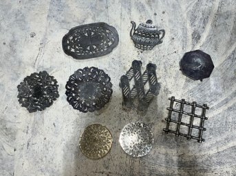 Large 9 Piece Vintage Lot Of Decorative Metal Trivets ~ Some Adjustable ~