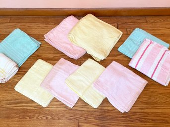 Large Assortment Of Vintage Towels