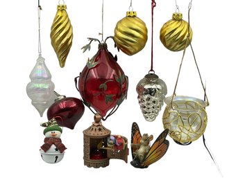 Fantastic Assortment Of Hanging Christmas Ornaments Including A 1999 Hallmark Which Attaches To String Lights.