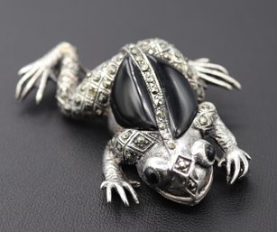 Exceptional & Intricate Sterling Silver, Marcasite, & Black Onyx Life Like Frog Brooch