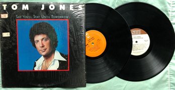 Lot Of 2 Mis-matched Tom Jones 1970s Vinyl Record Albums - 'What A Night' & 'Heart Touching Songs' - EX Vinyl