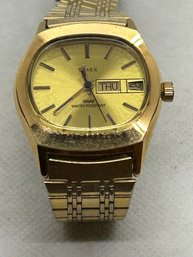 Vintage 1981 TIMEX CUSHION STYLE MEN'S DAY DATE WRISTWATCH- Manual Winding Mechanical Movement