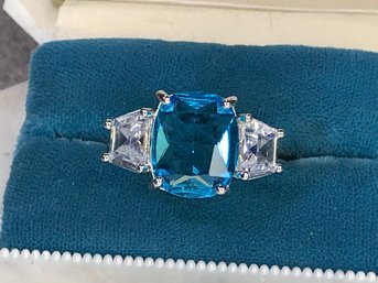 Wonderful Brand New - Sterling Silver / 925 Ring With London Blue Topaz Flanked By Two Sparkling White Zircons