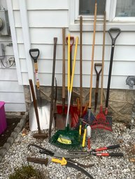 Large Garden Tools Lot