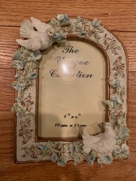 The Unique Collection Dove Floral Photo Frame