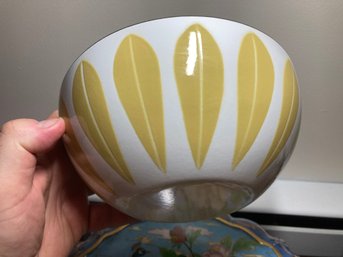 Pristine Vintage Mid Century Modern CATHERINEHOLM Yellow Lotus Enamel Bowl