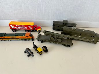 8 PC Lot Of Toy Trains And Trucks - Busan