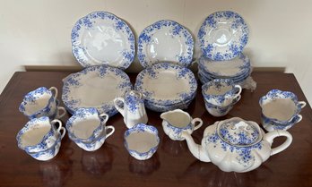 Shelley Fine Bone China England Dainty Blue 051 28 Tea Set For 10