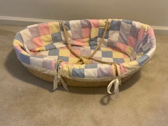 Soft Woven Bassinet Basket