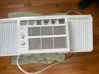 Perfect Aire Window Type Air Conditioner