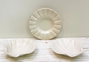 Vintage Wedgwood Ceramics - Shell Form Nut Dishes And Wine Trivet