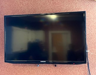 Samsung UN32EH5000 32 LED-LCD HDTV Smart Television