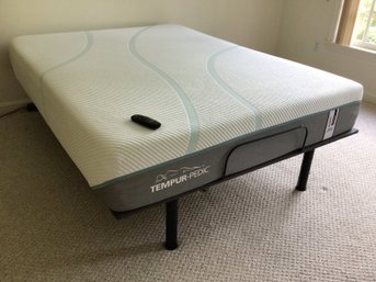 Full Size Tempur-pedic Power Bed  Original Cost $4000 !