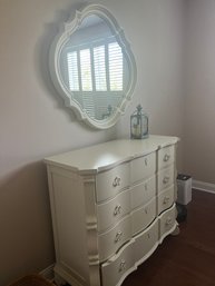 Lexington Serpentine Dresser In Cottage White With Matching Oval/diamond Mirror