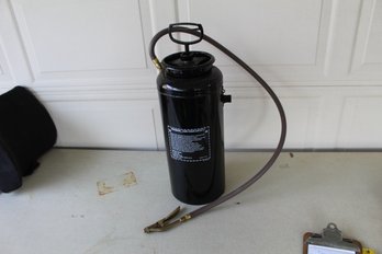 3 Gallon Sprayer, NOS No Wand