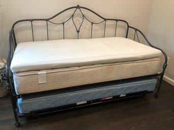 Metal Frame Day Bed With Mattresses