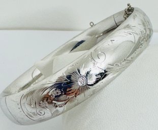 SIGNED BB STERLING SILVER FLORAL ETCHED BANGLE BRACELET