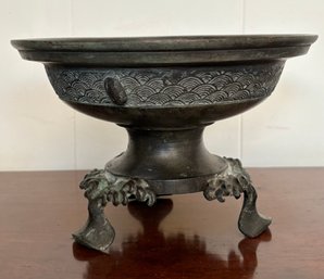 Antique Japanese Bronze Utsubata, Late 19th Century