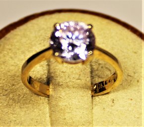 14K Gold Ladies Ring Having Light Lavender Stone Size 6