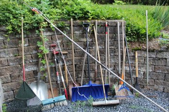 Huge Garden Tool Lot