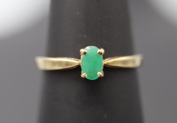 Stunning 10k Yellow Gold Solitaire Emerald Ring