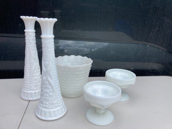 Milk Glass Lot 2 Tall Bud Vases 2 Custard Cups And A Hobb Nail Vase