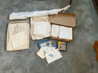 A GROUPING OF ANTIQUE LINENS