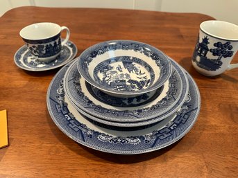 Johnson Bros Blue & White Dinnerware Blue Willow Pattern