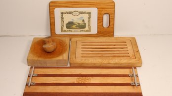 MIXED LOT OF CUTTING BOARDS INCLUDING BREAD, CHARCUTERIE, CHEESE  & CONCAVE WITH A GARLIC CRACK & PEEL