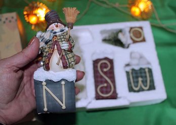 2001 SNOW Crazy Mountain Gifts Decorative Letters Christmas Decor & Box