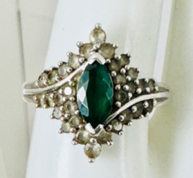 VINTAGE GREEN & WHITE GEMSTONE RING