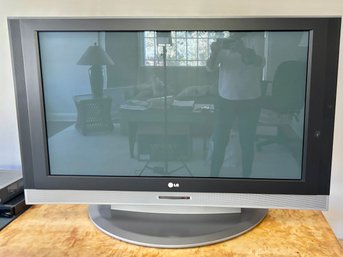 LG 42' Plasma TV