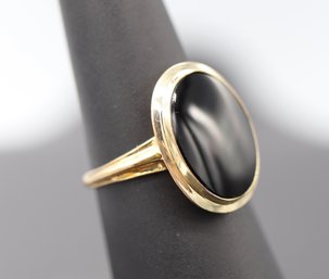 Classy Oval Black Onyx 10k Yellow Gold Ring