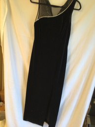 Faviana Size 11/12 Black Velvet Dress