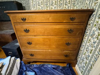 MAPLE CHEST OF DRAWERS