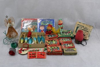 Vintage Christmas Lot   Bulbs And More