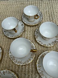 Set Of 11 Royal Crown Derby 'Vine Gold' Cups & Saucers Bone China