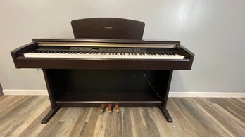 Yamaha Electric Piano With Bench