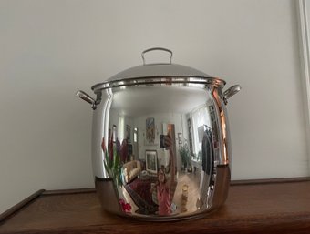 Belgique 20 QT Lidded Stainless Steel Stock Pot / Lobster Pot